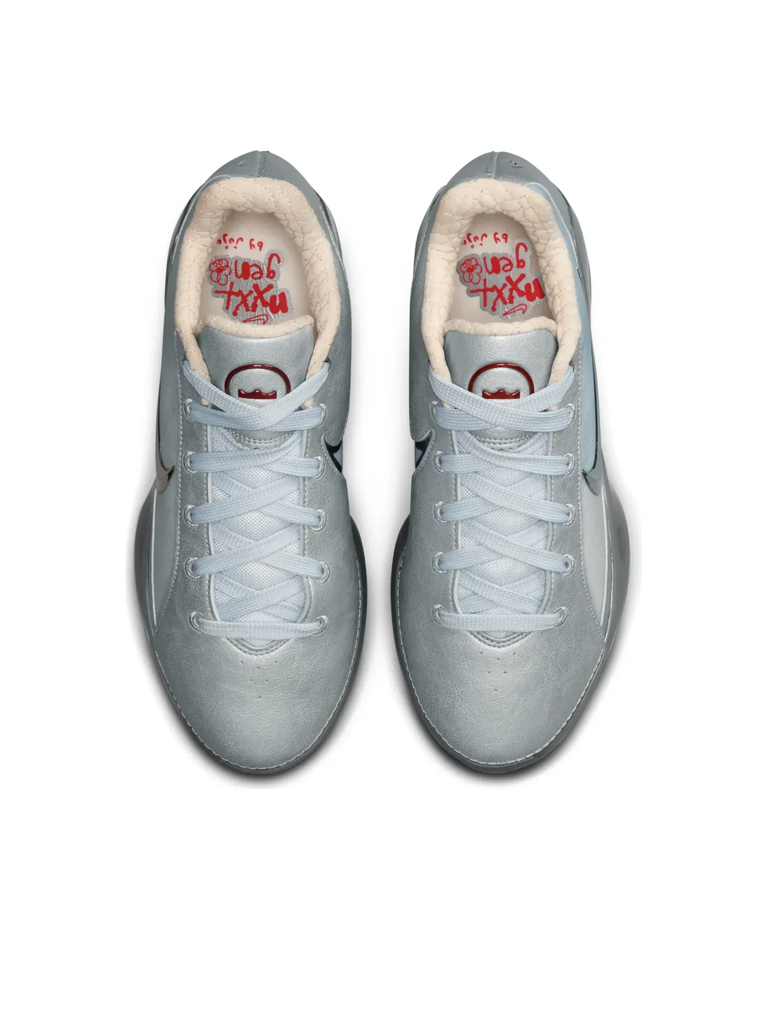 Кроссовки Nike x JuJu Watkins LeBron NXXT Gen Future 'With Love' IQ8493-002 — изображение 3 из 7, серебряный