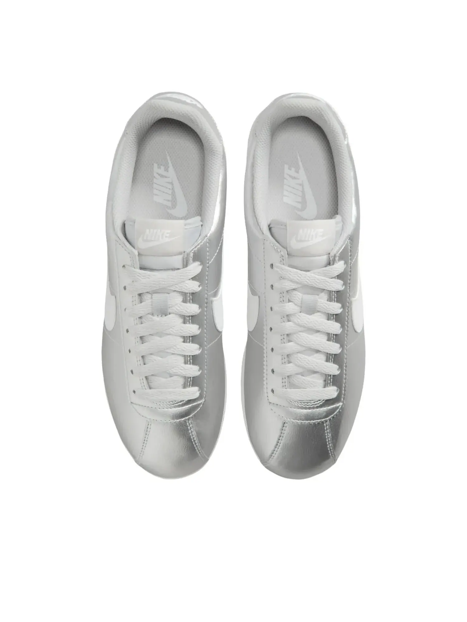 Кроссовки (WMNS) Nike Cortez 'Metallic Silver Grey Fog White' — изображение 2 из 6, серебряный