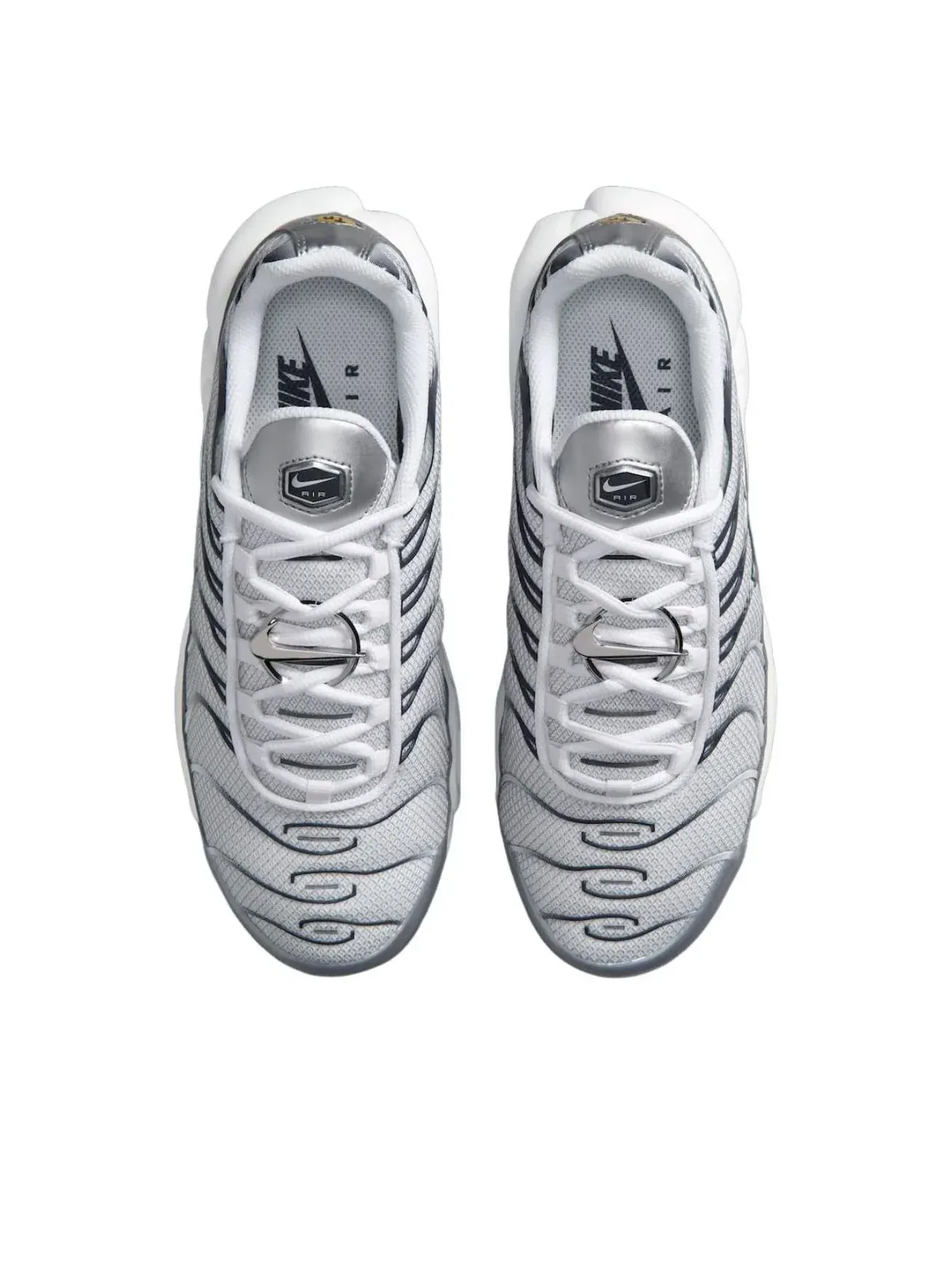 Кроссовки (WMNS) Nike Air Max Plus 'Metallic Silver' — изображение 3 из 5, серебряный