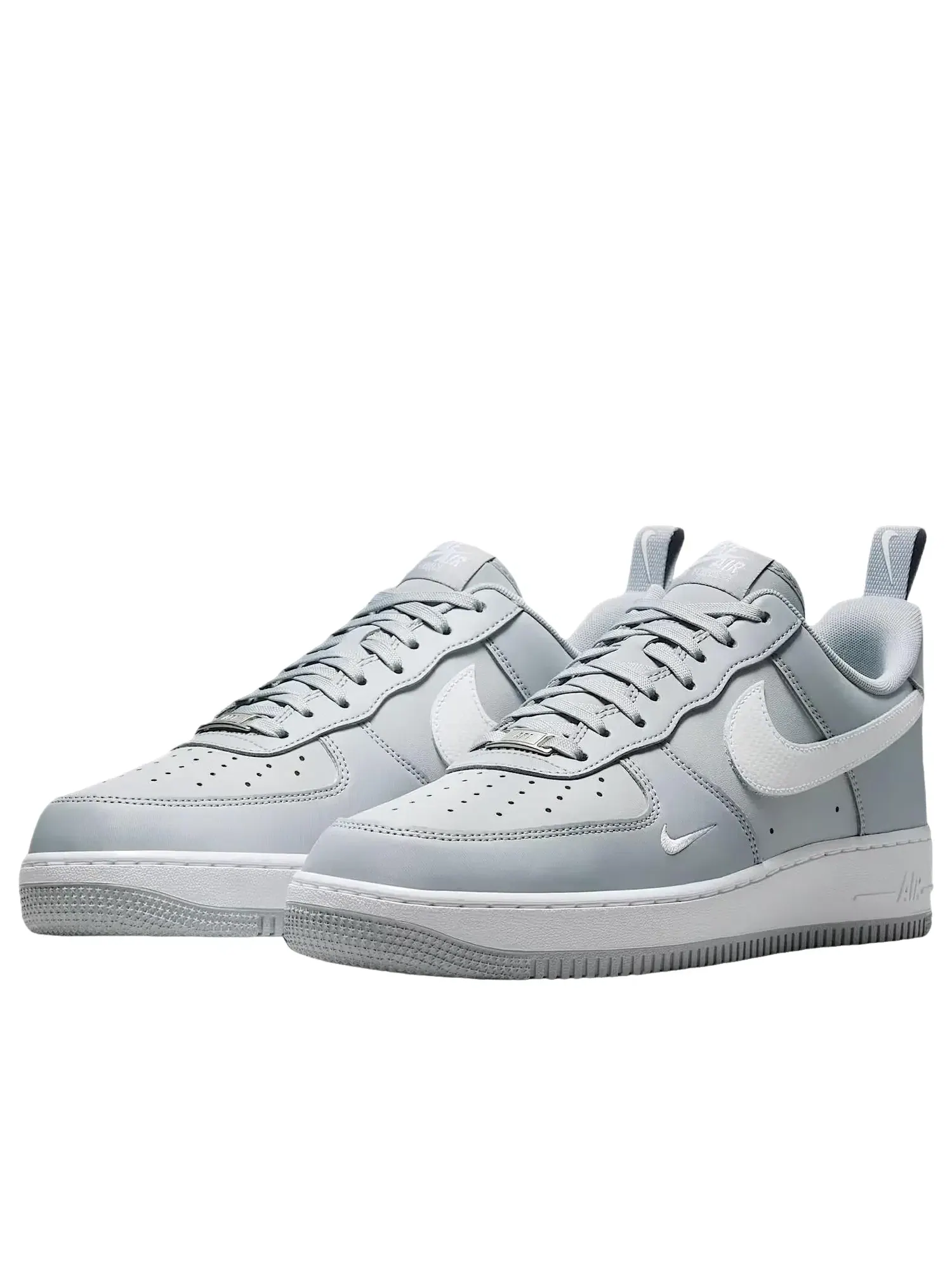 Кроссовки Nike Air Force 1 Low '07 LV8 'Carbon Fiber Swoosh Wolf Grey White' IR5599-002 — изображение 2 из 6, серый