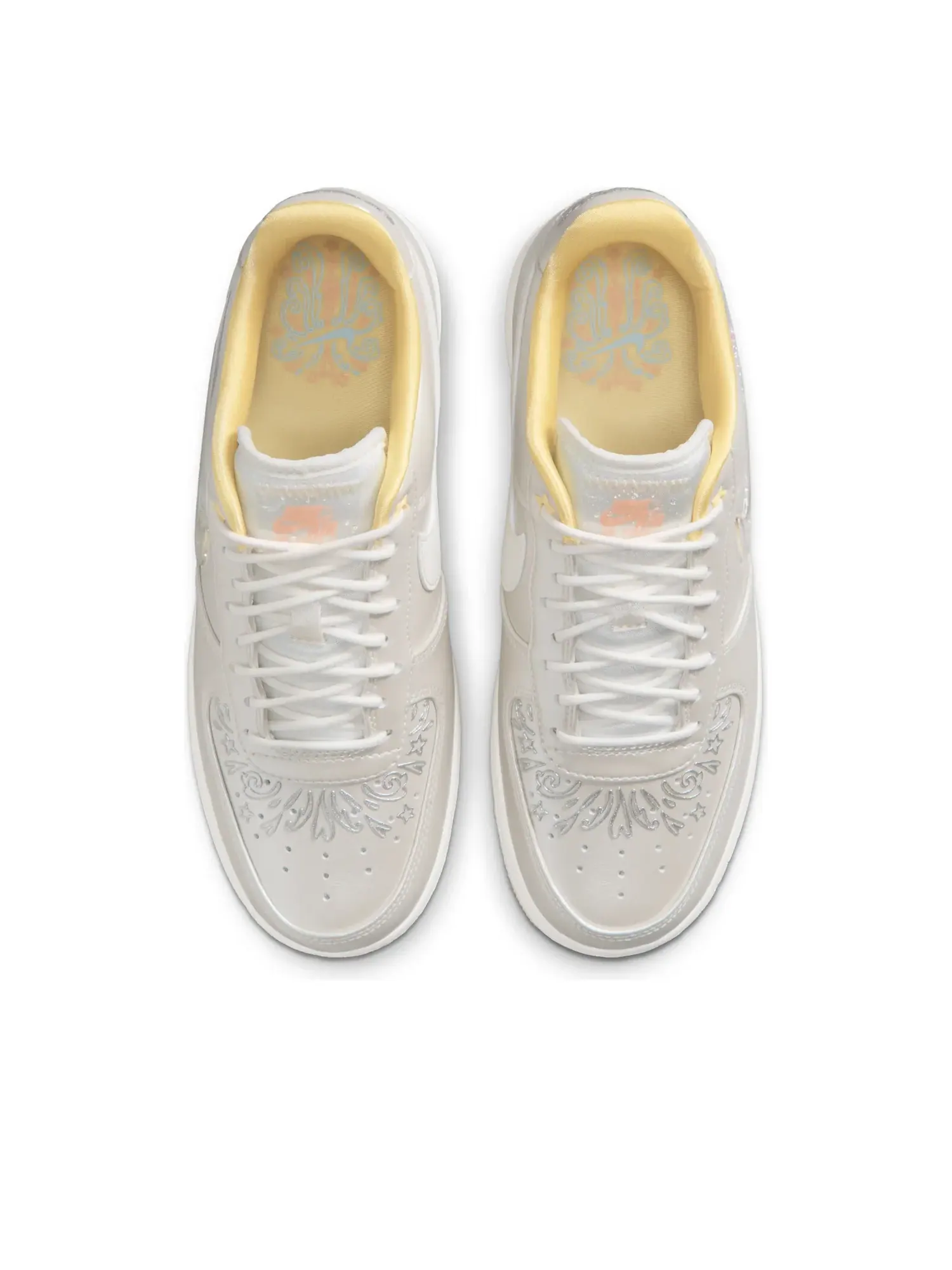 Кроссовки (WMNS) Nike Air Force 1 '07 'Sail Soft Yellow' — изображение 2 из 7, серый