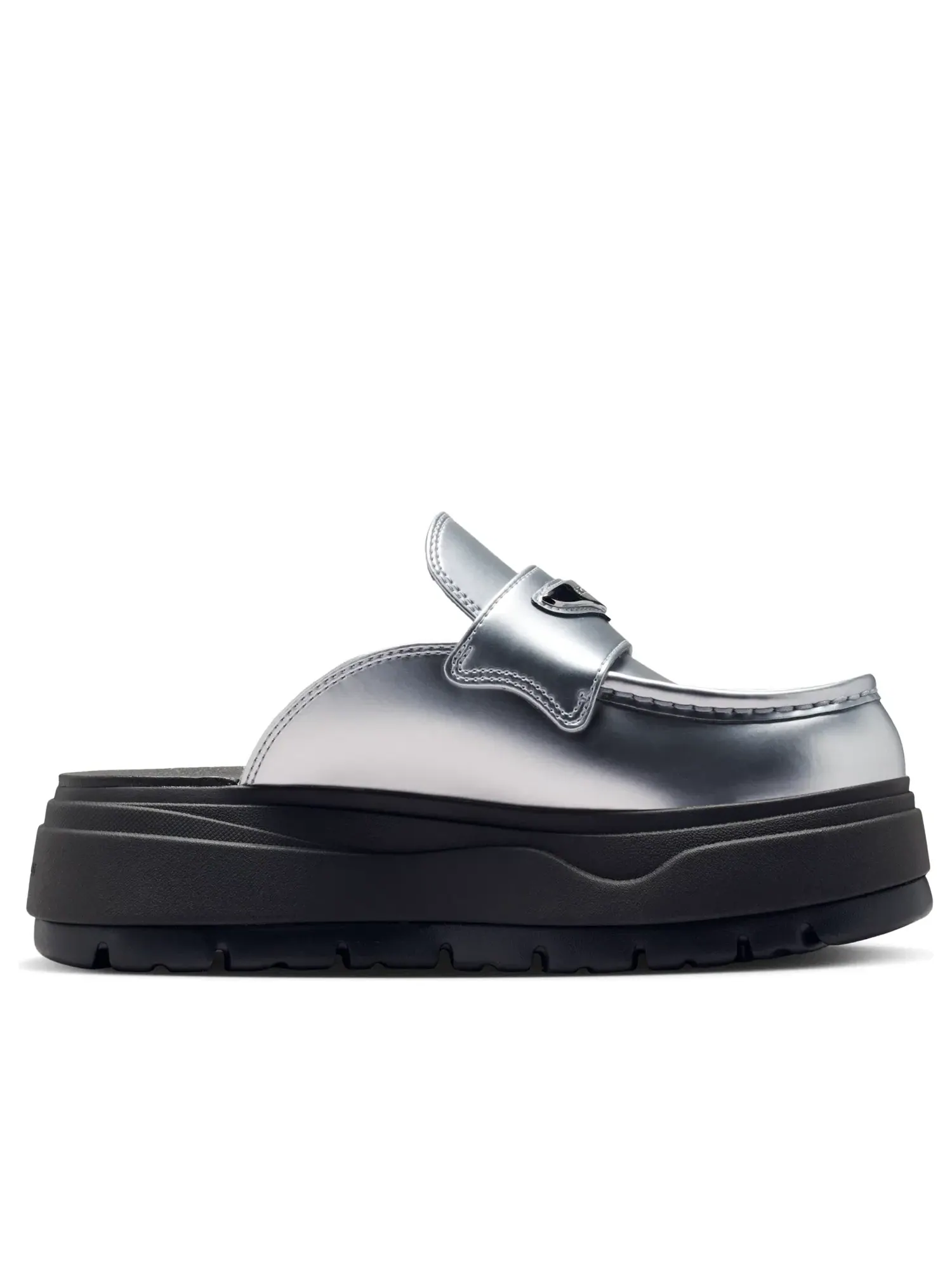 Женские тапочки-мюли с закрытым носком Air Jordan Mule SE — изображение 2 из 6, серебряный