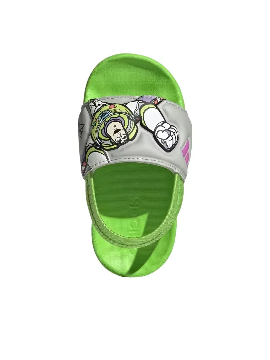 Детские шлепанцы с ремешком с принтом Toy Story Adilette Estrap Slides Adidas — изображение 2 из 5, зеленый