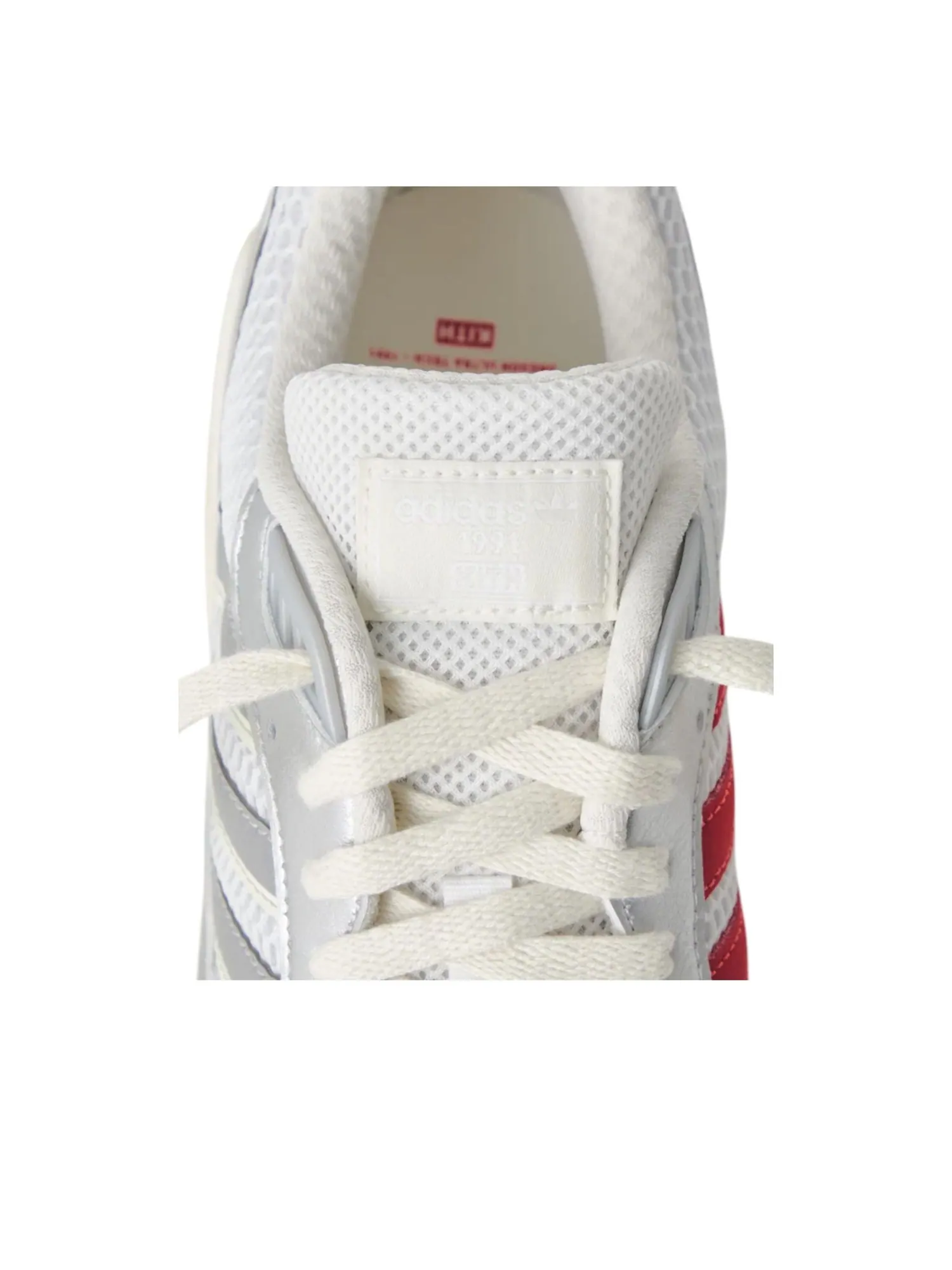 Кроссовки adidas x Kith Oregon Ultra Tech 'White Silver Metallic' — изображение 4 из 4, белый