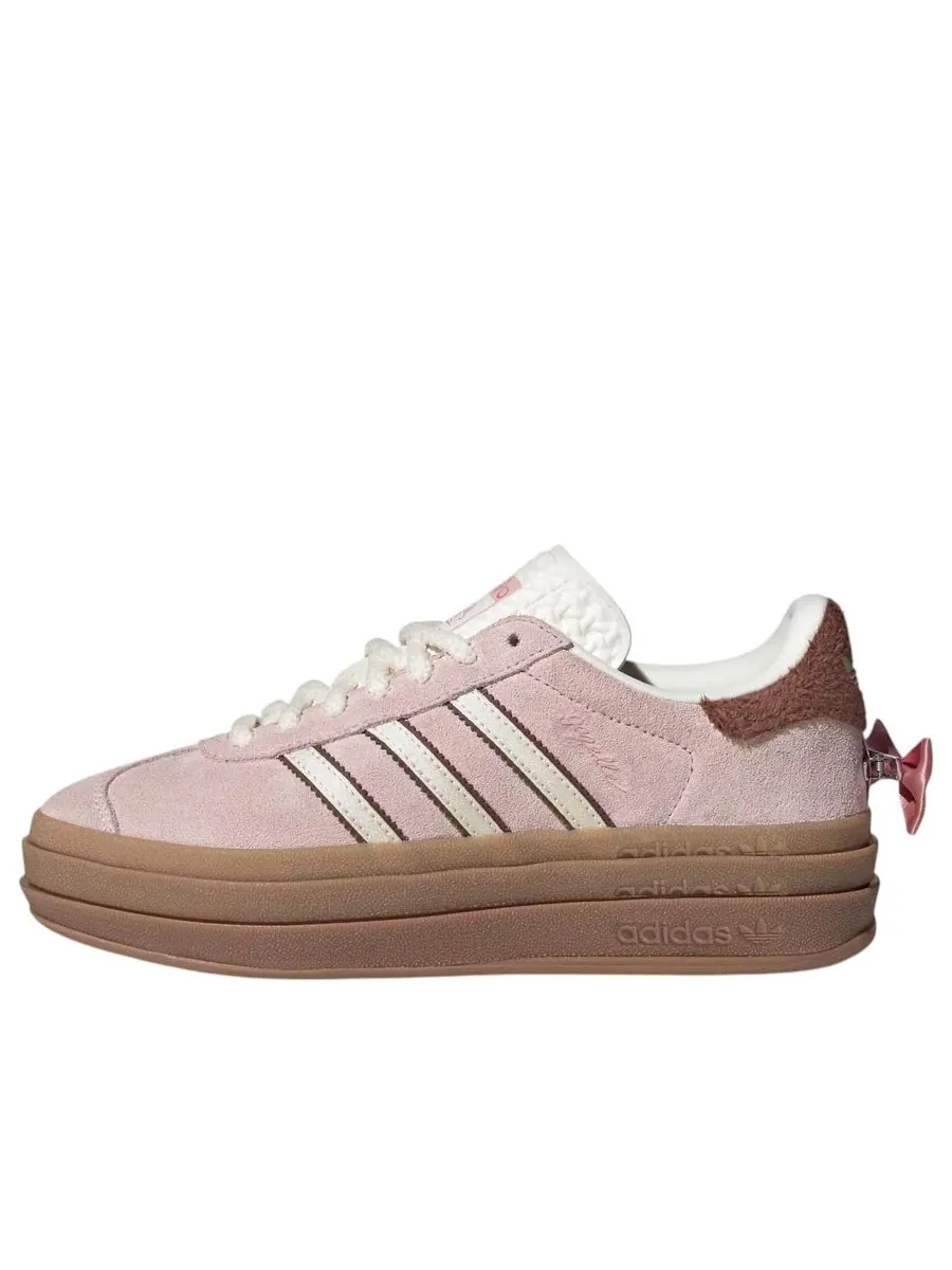 Кроссовки (WMNS) adidas x Disneys The Aristocats Marie Gazelle Bold 'Sandy Pink' — изображение 1 из 6, розовый