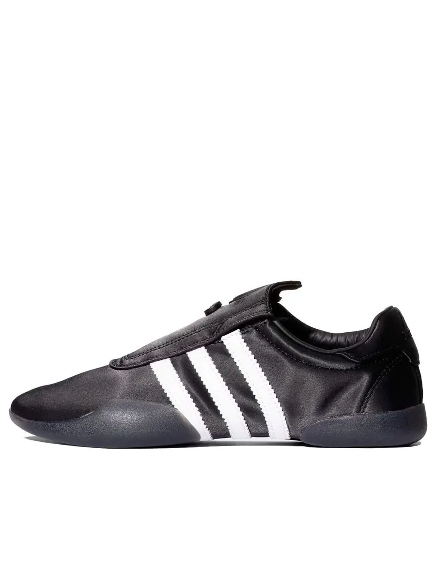 Кроссовки (WMNS) adidas x Atmos Taekwondo Mei Ballet 'Black' — изображение 1 из 1, черный