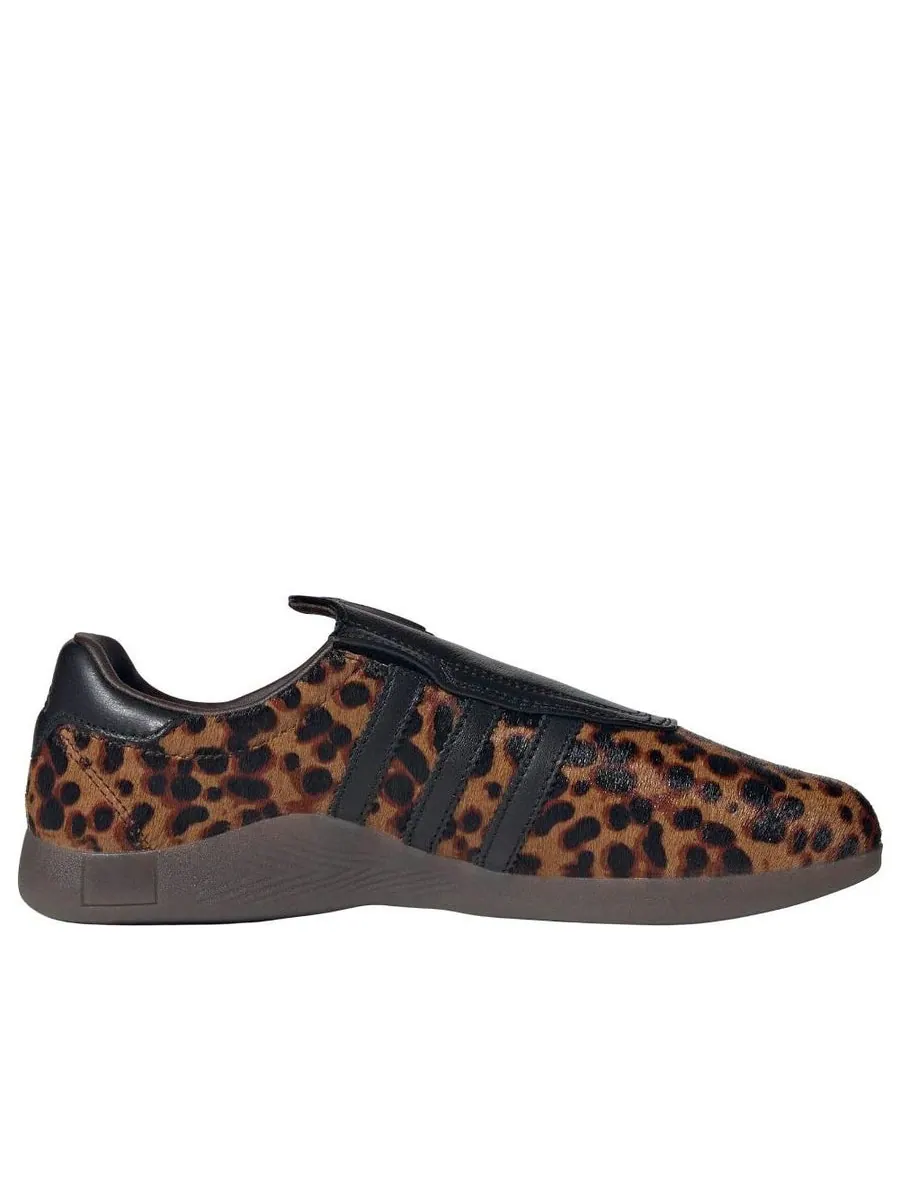 Кроссовки (WMNS) adidas Taekwondo Mei 'Leopard Brwon Black' — изображение 2 из 6, коричневый