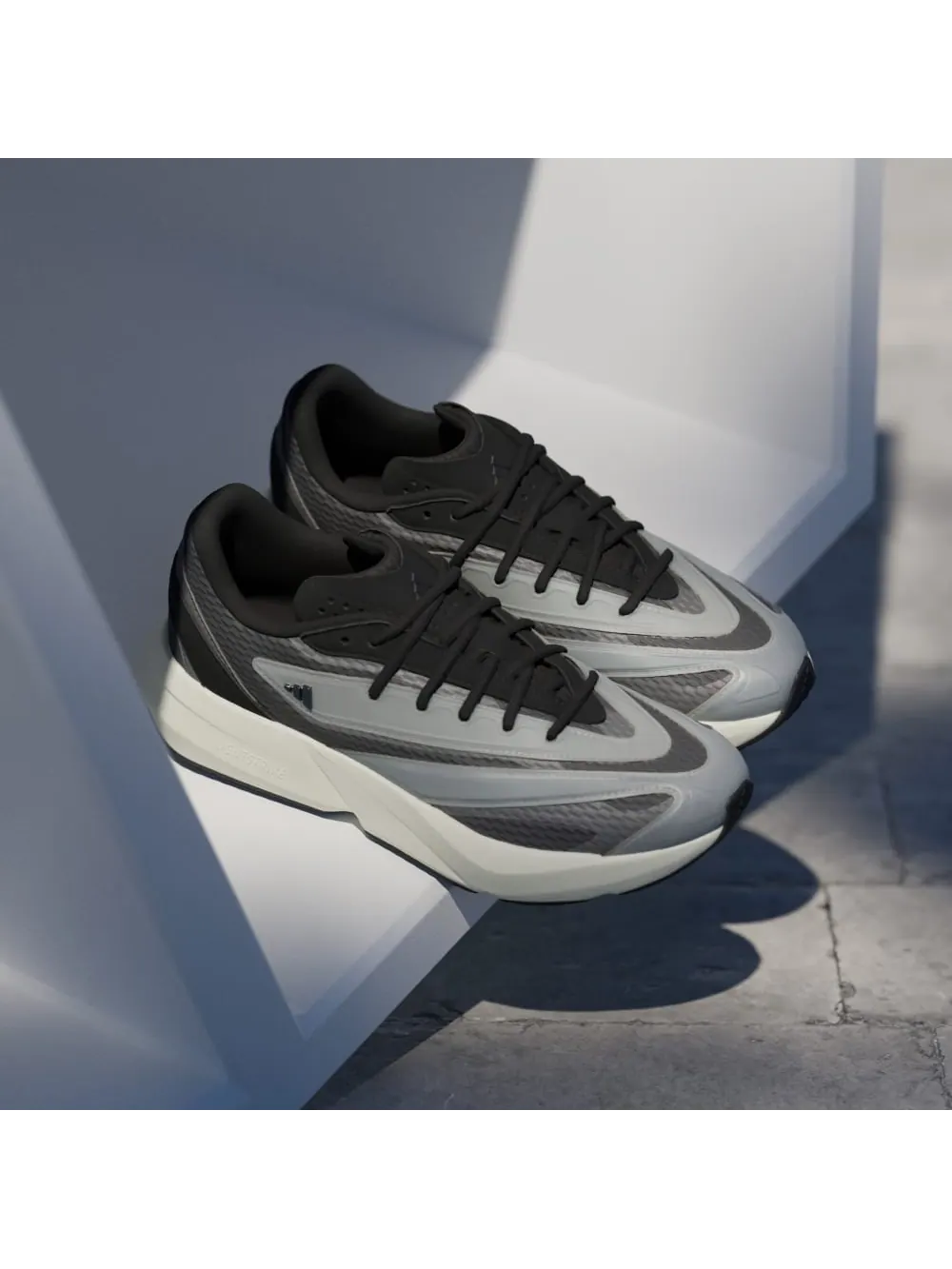 Кроссовки Adidas Lightblaze — изображение 4 из 13, серый/серый/черный