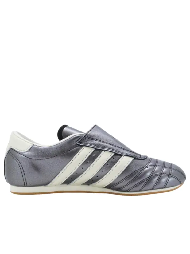 (WMNS) Adidas Taekwondo 'Core Black Silver Metallic Gum' — изображение 2 из 6