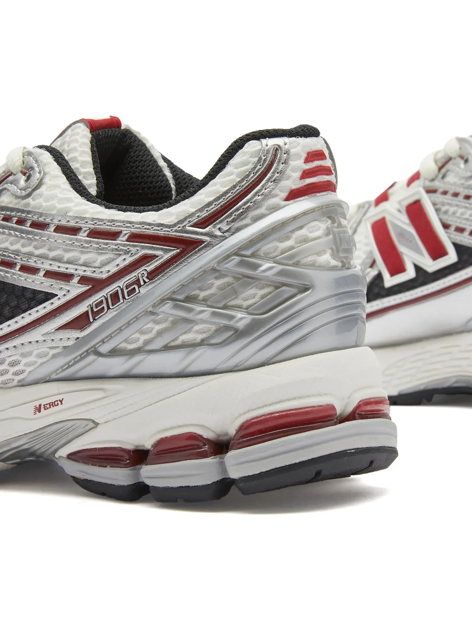 Кроссовки New Balance M1906REA — изображение 4 из 5, серебристый металлик