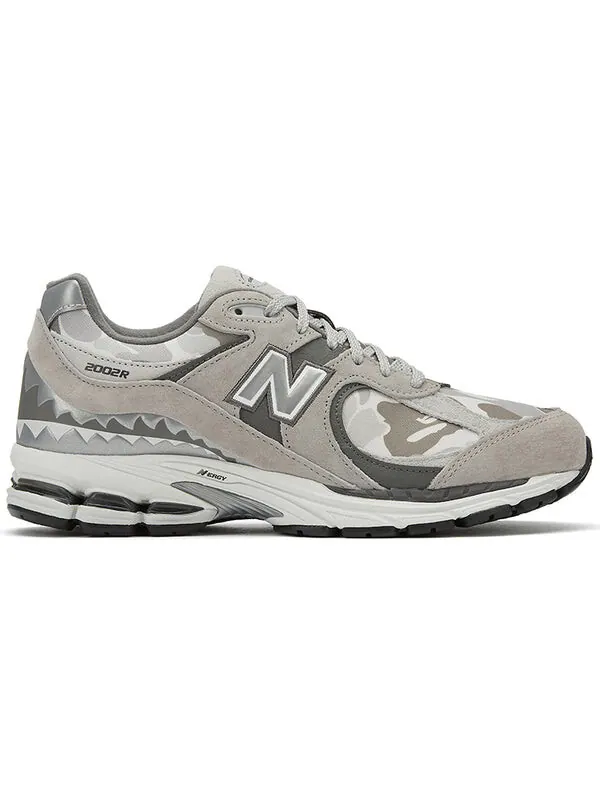 Кроссовки bape x 2002r New Balance — изображение 2 из 4, серый/серебристый