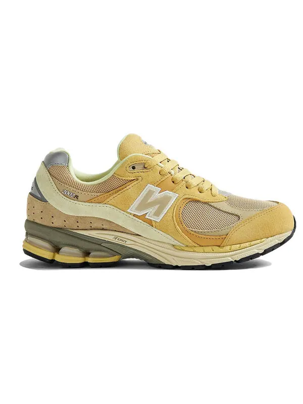 Кроссовки auralee x 2002r New Balance — изображение 2 из 3, белый/желтый
