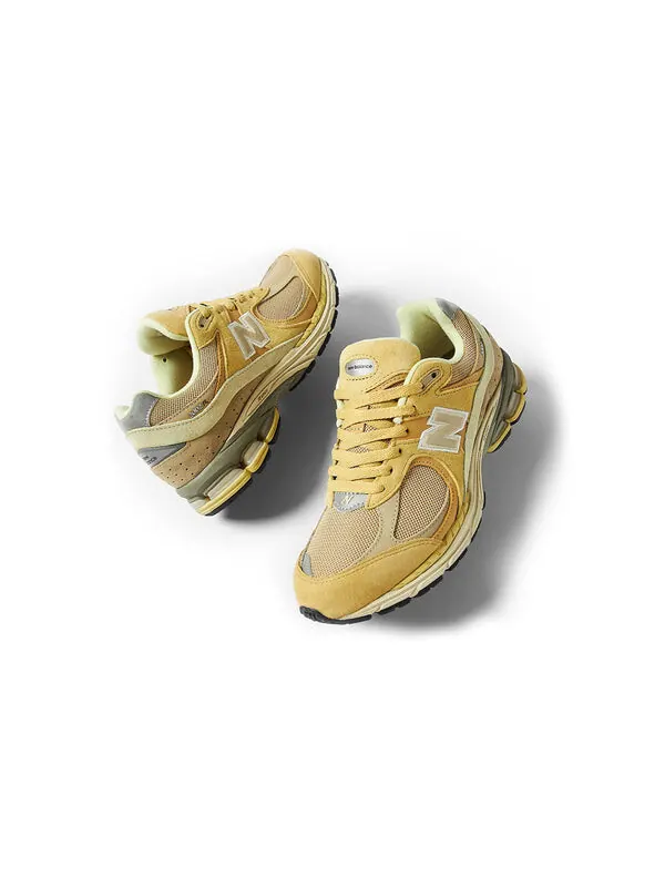 Кроссовки auralee x 2002r New Balance — изображение 3 из 3, белый/желтый
