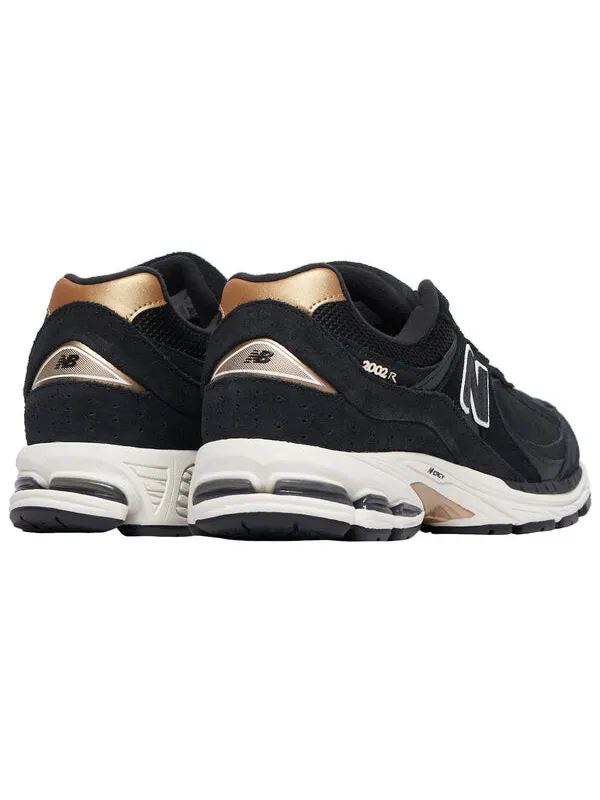 Кроссовки 2002р New Balance — изображение 3 из 4, черный/золотистый
