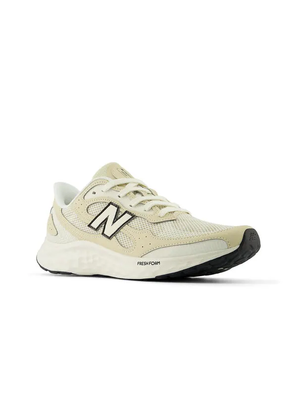 Кроссовки свежая пена arishi v4 New Balance — изображение 3 из 4, бежевый/белый/черный