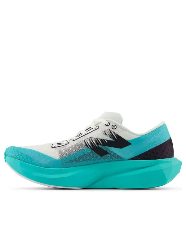 Кроссовки fuelcell rebel v4 'cyber jade' New Balance — изображение 1 из 4, синий