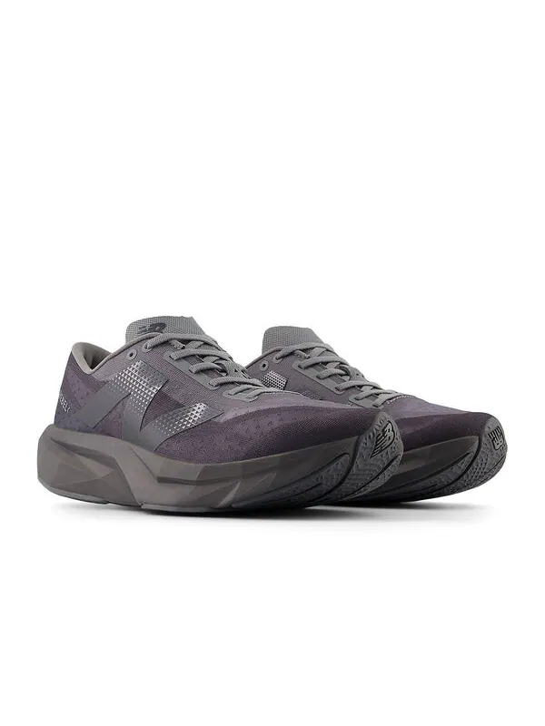 Кроссовки fuelcell rebel v4 'grey' New Balance — изображение 2 из 4, серый/черный