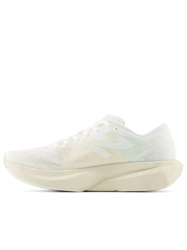 Кроссовки fuelcell rebel v4 кроссовки New Balance — изображение 1 из 4, белый/зеленый