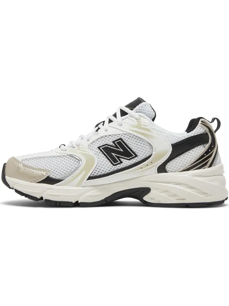 Кроссовки New Balance 530: Белый цвет с золотистыми акцентами — изображение 1 из 4