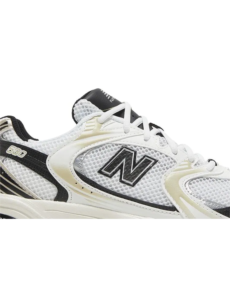 Кроссовки New Balance 530: Белый цвет с золотистыми акцентами — изображение 3 из 4