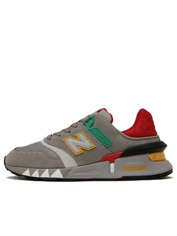 Кроссовки 997 New Balance — изображение 1 из 4, красный