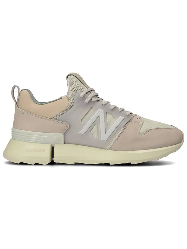 Кроссовки auralee x r_c2 New Balance — изображение 2 из 4, розовый