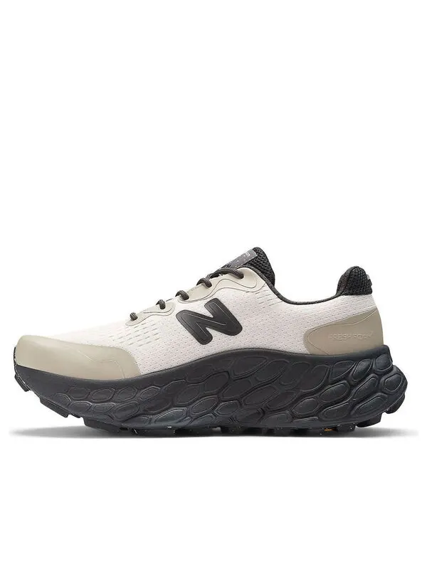 Кроссовки x District Vision x Fresh Foam x More Trail Shoes New Balance — изображение 1 из 4, бежевый/белый/черный