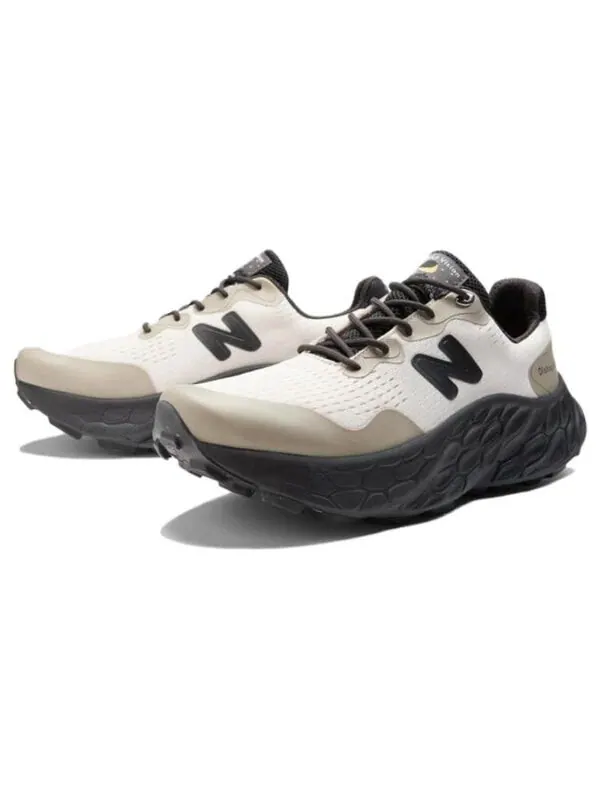 Кроссовки x District Vision x Fresh Foam x More Trail Shoes New Balance — изображение 3 из 4, бежевый/белый/черный