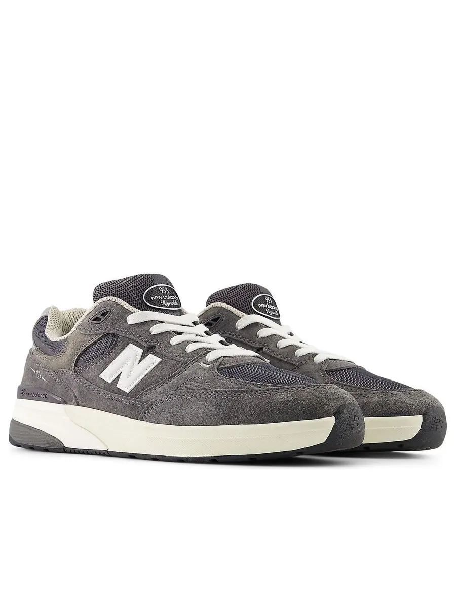 Кроссовки New Balance Numeric 933 'Andrew Reynolds Grey' — изображение 3 из 6, серый