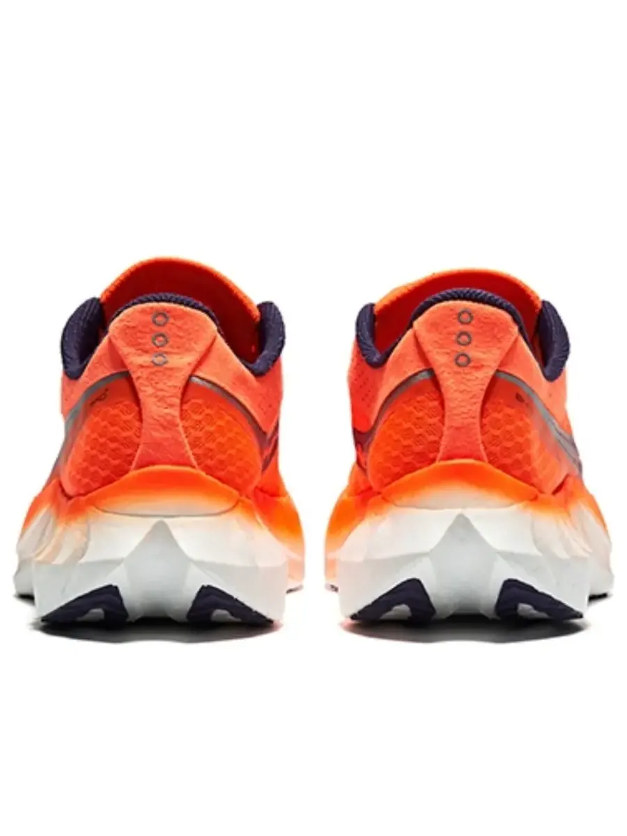 Кроссовки Saucony Endorphin Pro 4 'Viziorange' — изображение 4 из 5, оранжевый