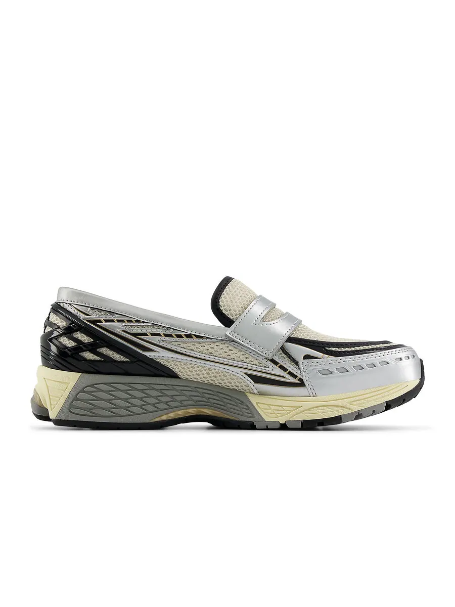 Кроссовки New Balance 1906L 'Silver Metallic Cream' — изображение 2 из 6, серебряный