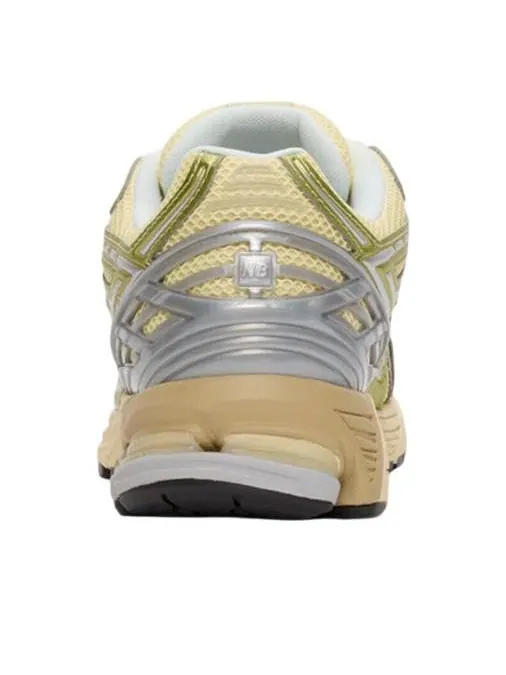 Кроссовки New Balance 1906R 'Parchment' — изображение 4 из 5, зеленый