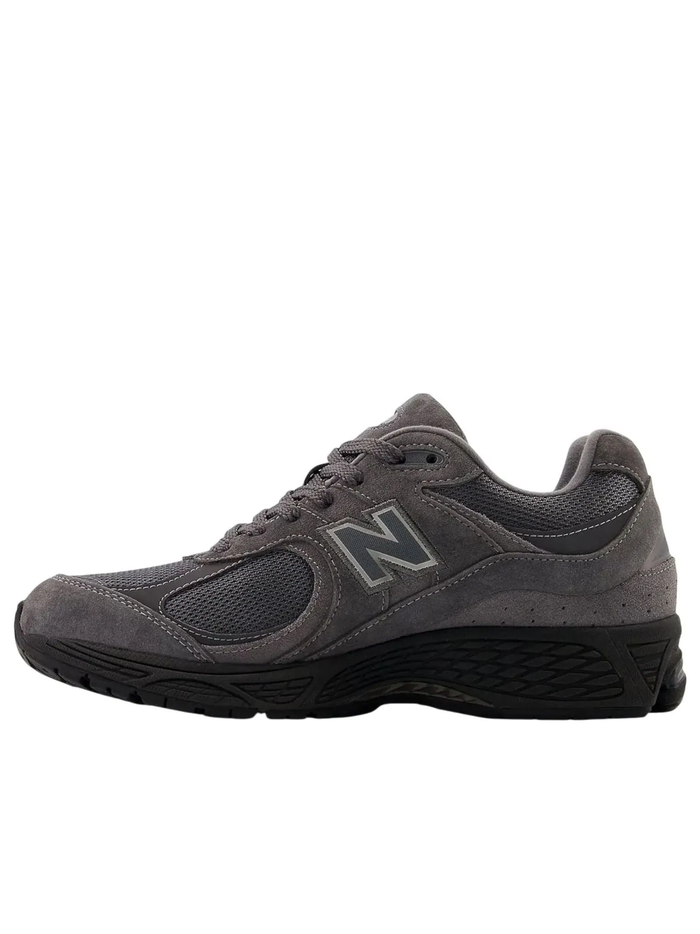 Кроссовки New Balance 2002R 'Essential Gray Black' — изображение 1 из 4, серый/черный