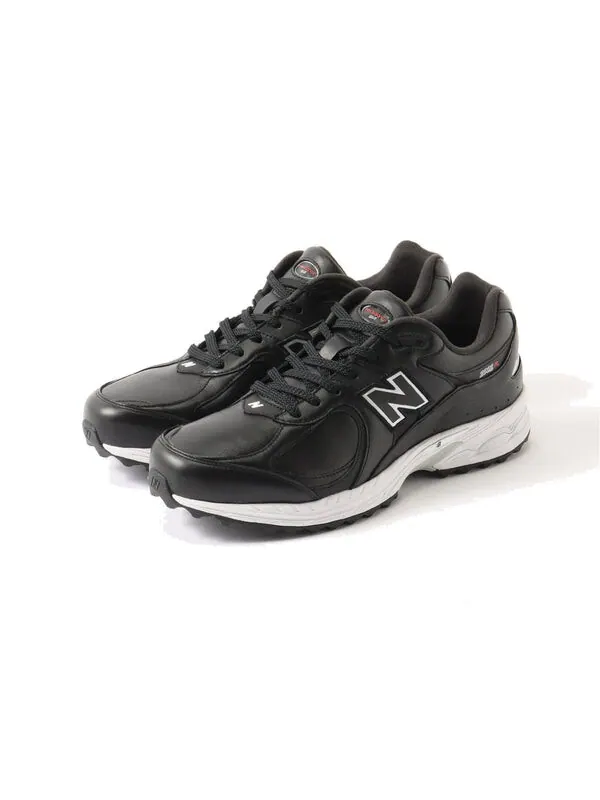 Кроссовки 2002 v1 гольф New Balance — изображение 2 из 4, черный/белый