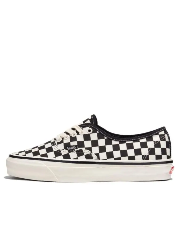 Кроссовки Vans Authentic Checkerboard 'Black White' — изображение 1 из 5, черный