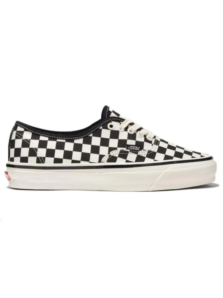 Кроссовки Vans Authentic Checkerboard 'Black White' — изображение 2 из 5, черный