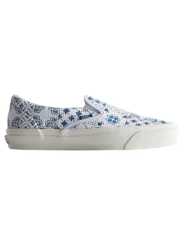 Кроссовки kith x og classic slip-on lx 'azulejo tile' Vans — изображение 2 из 4, синий/белый