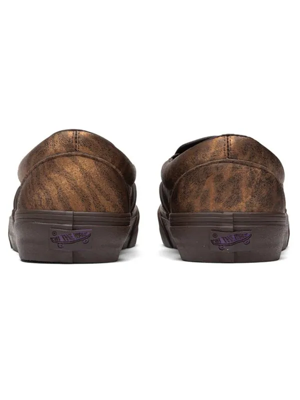 Кроссовки needles x vault classic slip-on v 'animal print - brown' Vans — изображение 4 из 4, коричневый