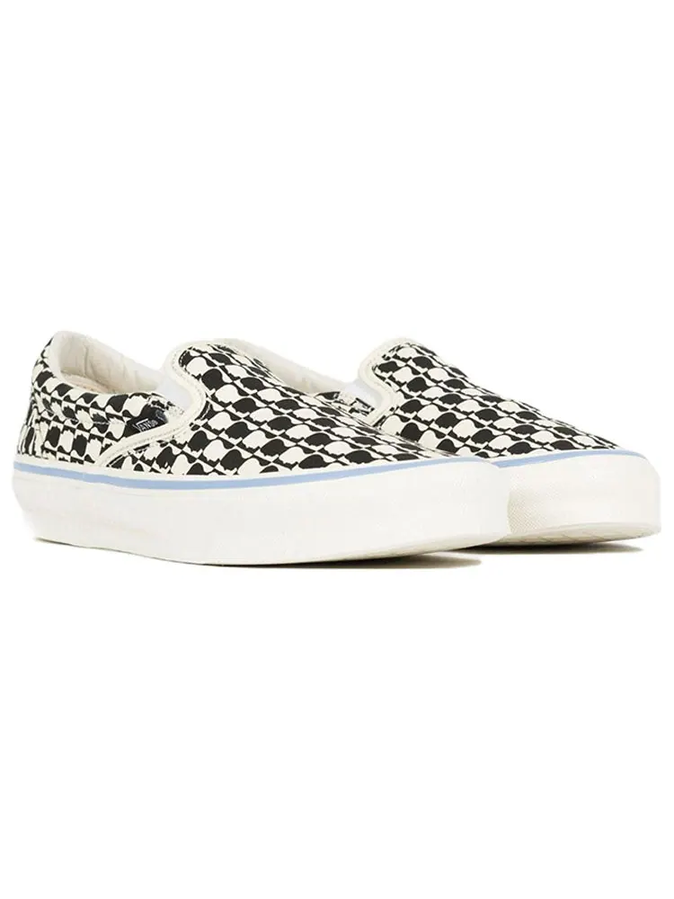 Кеды Vans Brain Dead x OG Classic Slip-On LX 'Black White Checkerboard' — изображение 2 из 4, белый