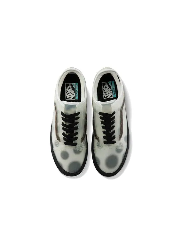 Кроссовки comfycush slip-skool 'camo pixel blue' Vans — изображение 3 из 4, черный/белый