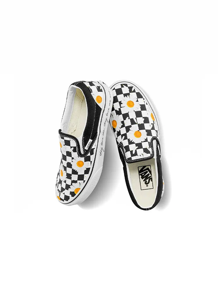 Кеды Vans Classic Slip-On 'Love Me, Love Me Not' — изображение 4 из 5, черный