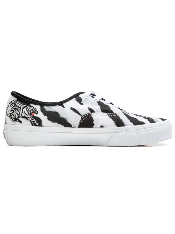 Кроссовки authentic low-top sneakers black/white Vans — изображение 2 из 4, черный/белый
