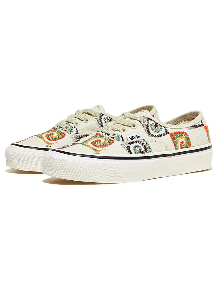 Кеды Vans Authentic 44 Low Top Skateboarding Shoes Unisex White — изображение 3 из 5, белый
