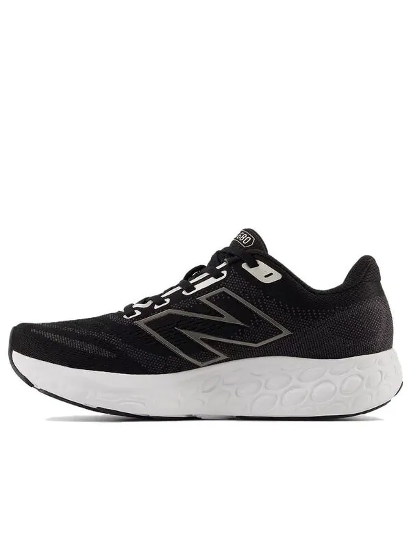 Кроссовки свежие пена 680v8 New Balance — изображение 2 из 4, черный/белый