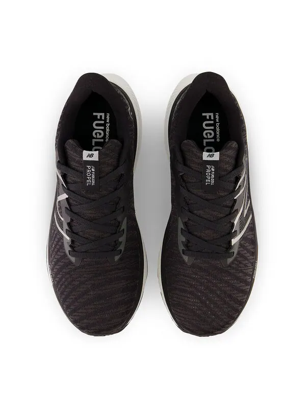 Кроссовки fuelcell propel v4 New Balance — изображение 4 из 4, черный/белый