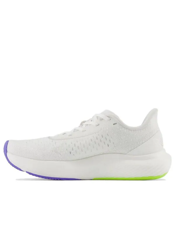Кроссовки fuelcell rebel v3 New Balance — изображение 1 из 4, белый//индиго