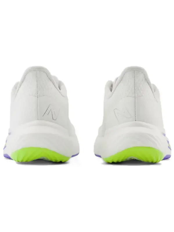 Кроссовки fuelcell rebel v3 New Balance — изображение 4 из 4, белый//индиго
