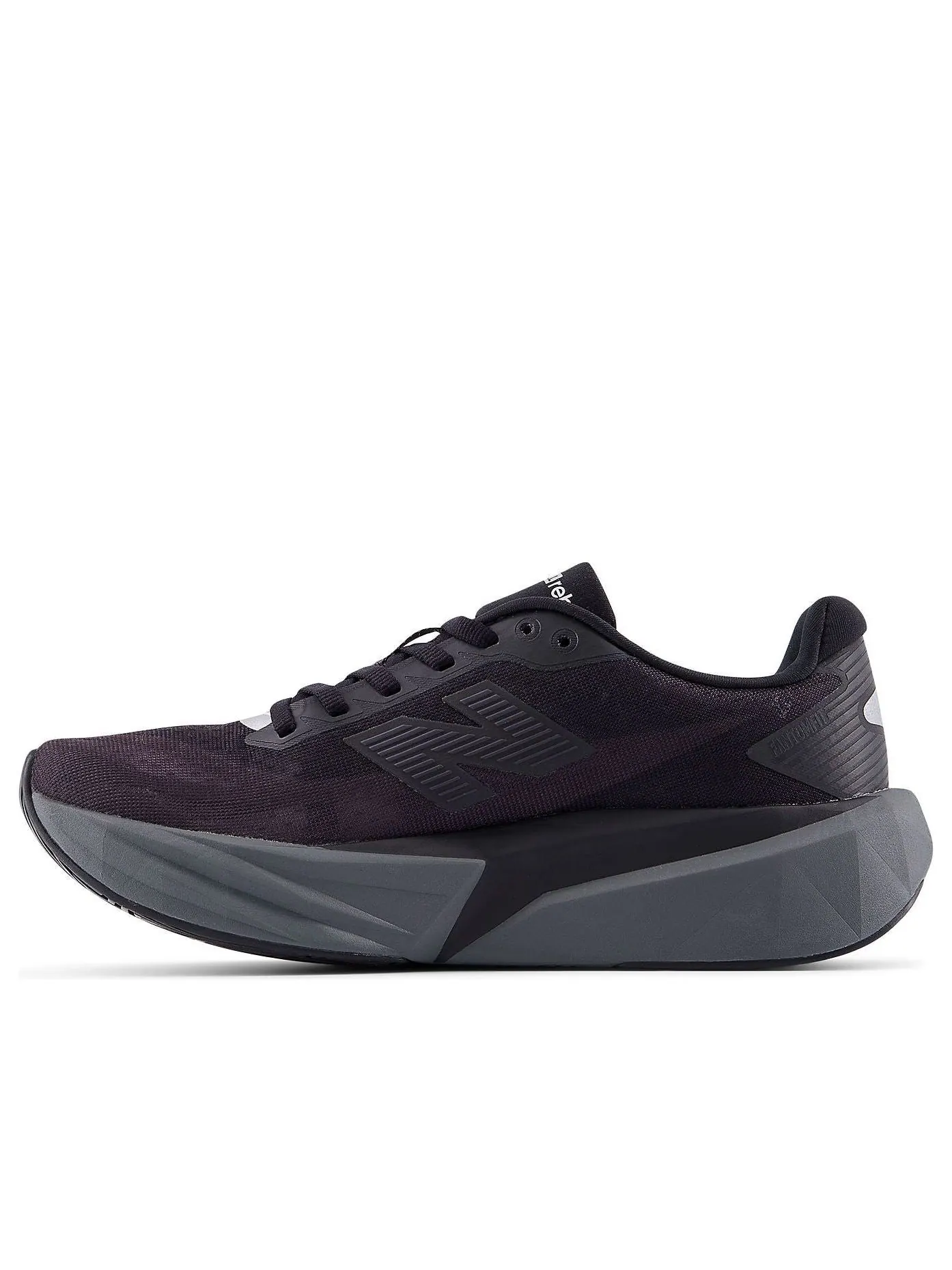(WMNS) New Balance FuelCell Rebel v5 'Black Castlerock' — изображение 1 из 6, черный//черный