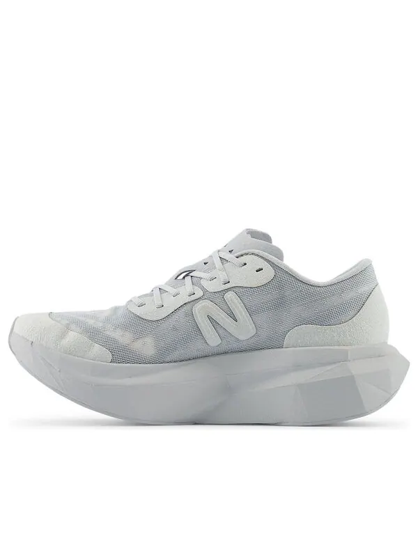 Кроссовки x district vision fuelcell supercomp elite v4 New Balance — изображение 1 из 4, серый/белый