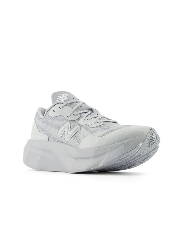 Кроссовки x district vision fuelcell supercomp elite v4 New Balance — изображение 3 из 4, серый/белый